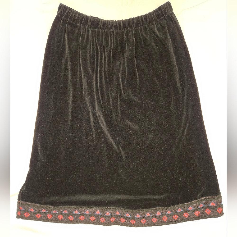 Kapteenska Brand  Velvet Skirt with Red and Blue Accents